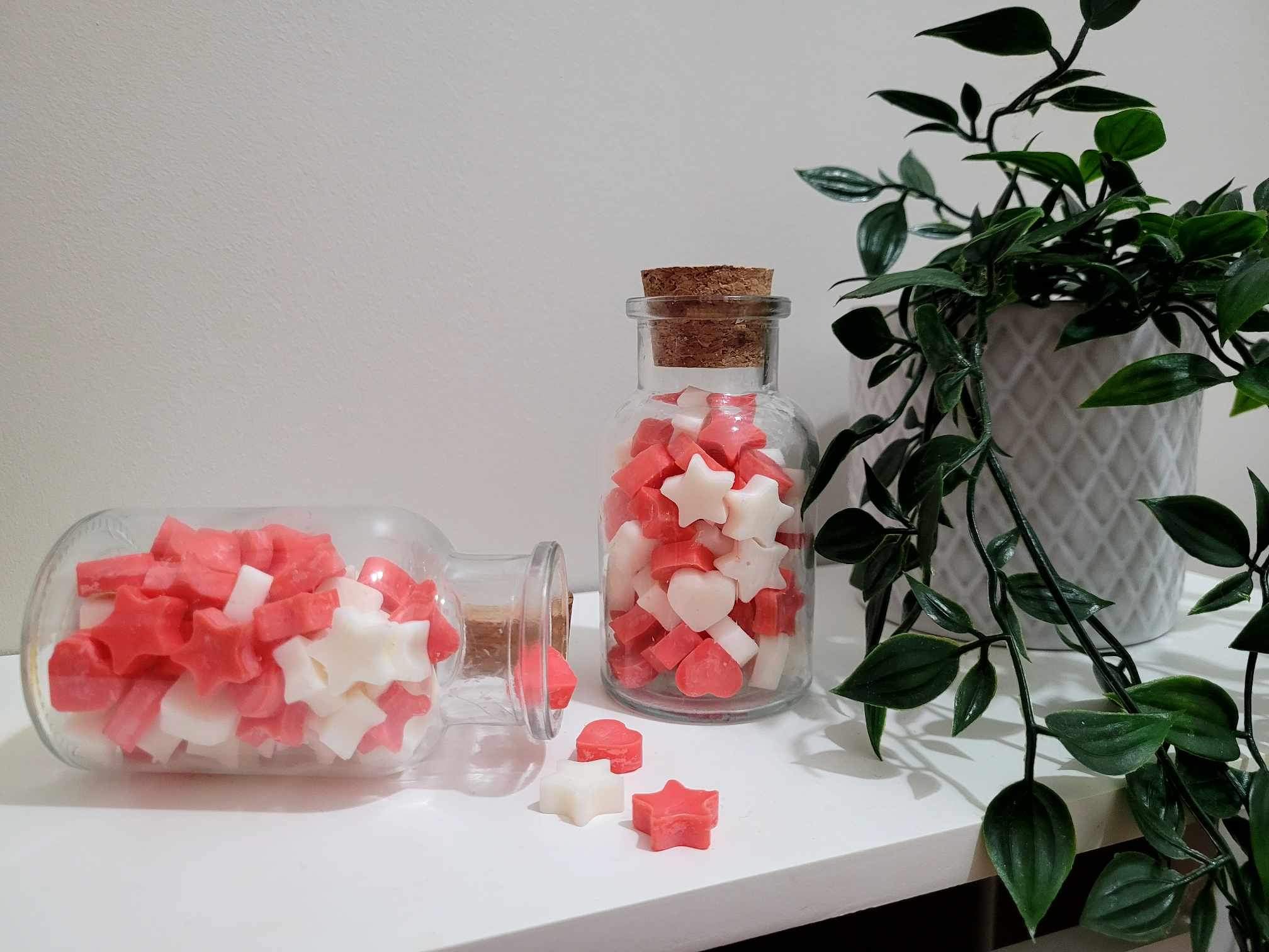 Eco-friendly Candy Cane Wax Melt Jar for a festive, sweet scent