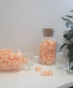 Amber Noir Wax Melt Jar with amber, grapefruit, and sandalwood fragrance