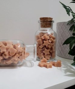 Gingerbread Wax Melt Jar with ginger, cinnamon, and vanilla fragrance